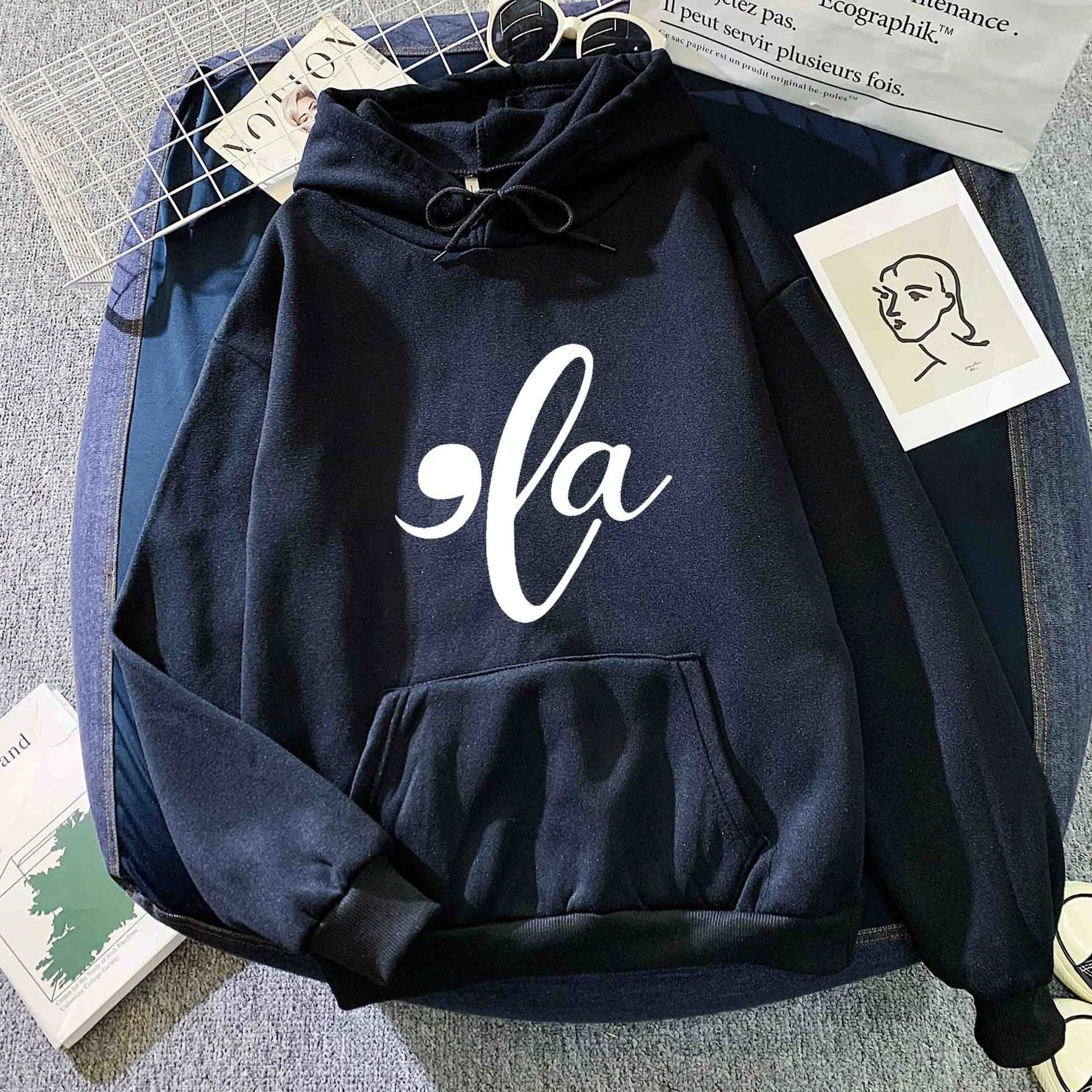 Damen Kapuzenpullover mit kreativem Grafikdesign - Image 21