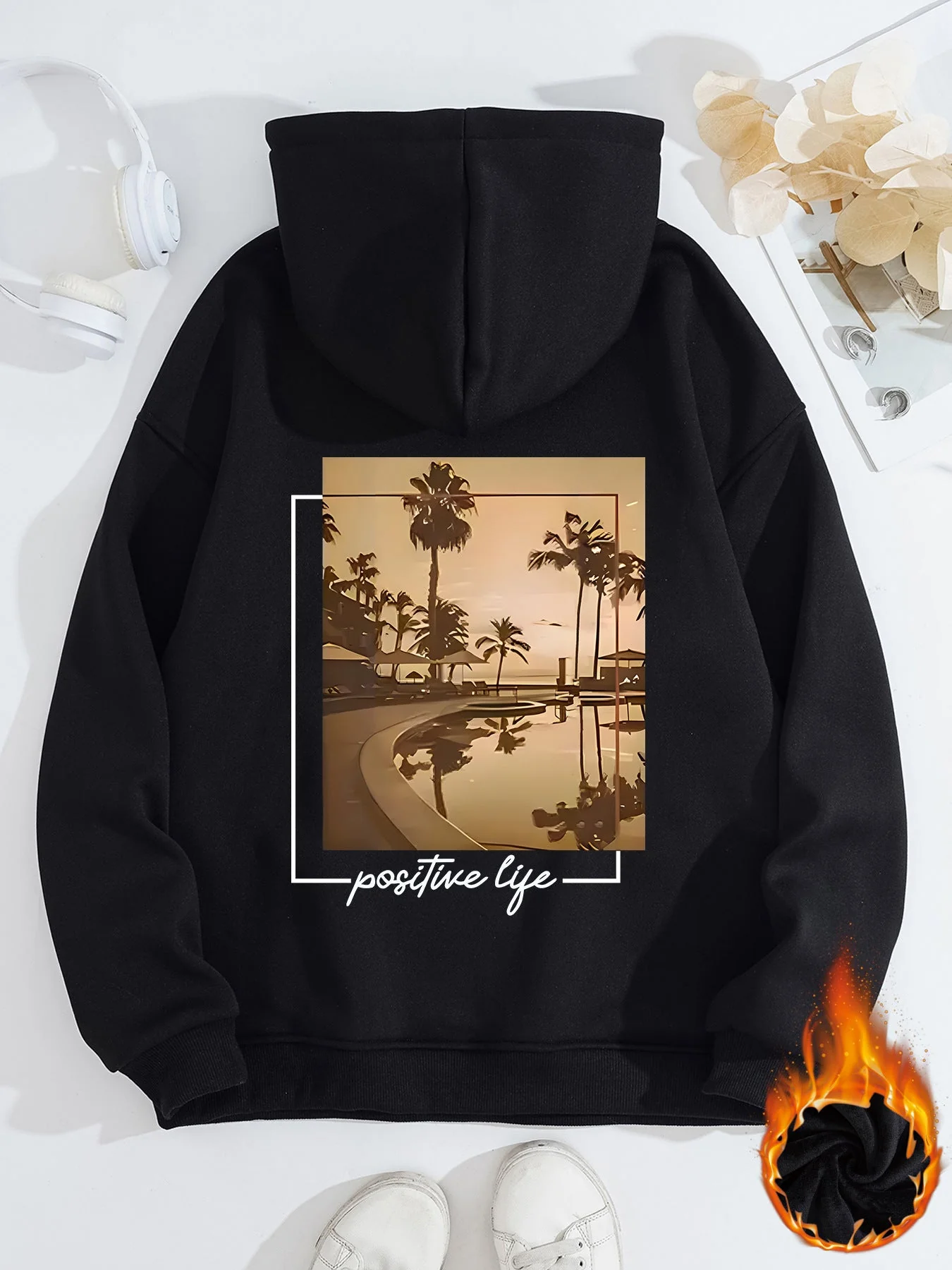 Damen Kapuzenpullover mit urbanem Palmenmotiv und positivem Schriftzug - Image 10