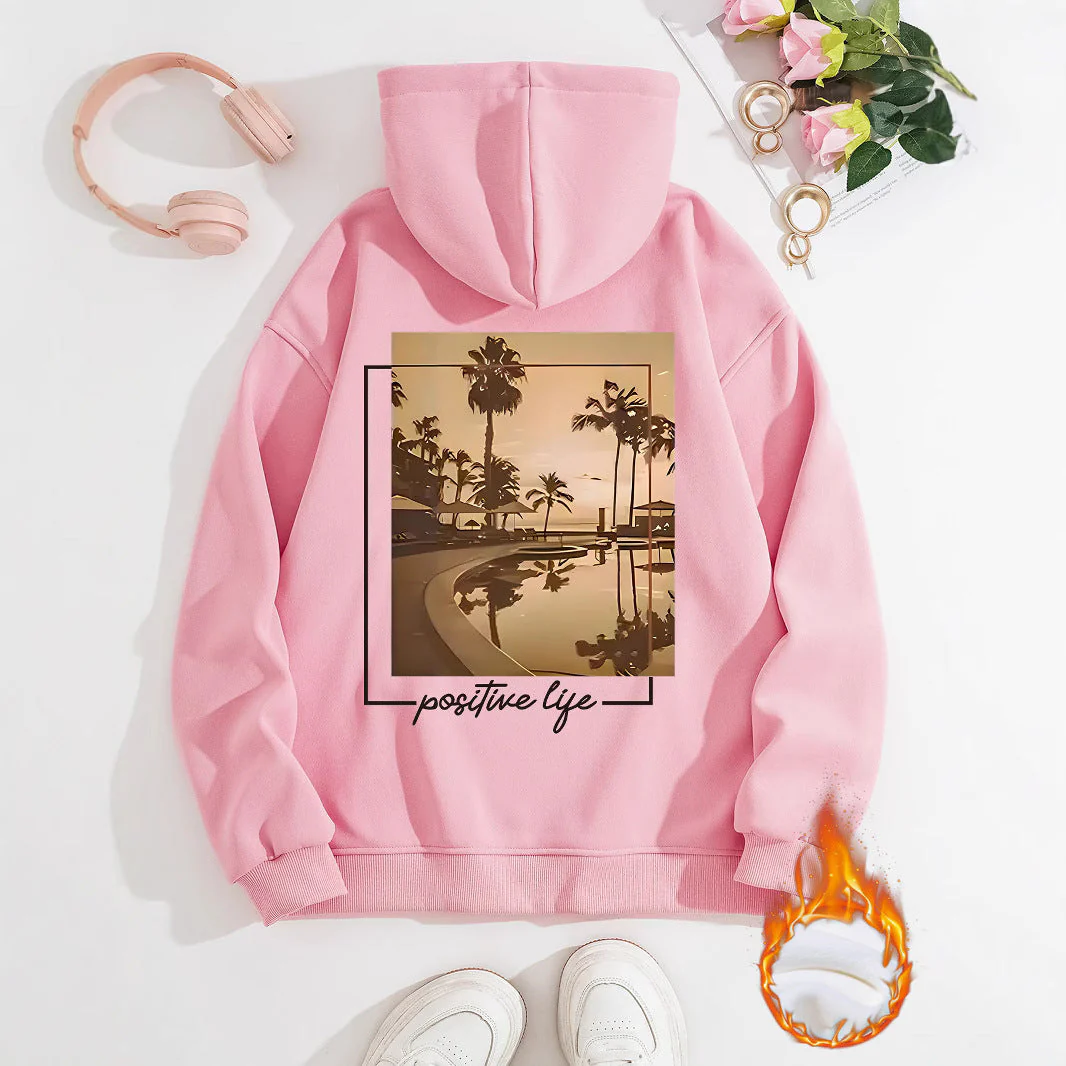 Damen Kapuzenpullover mit urbanem Palmenmotiv und positivem Schriftzug - Image 2