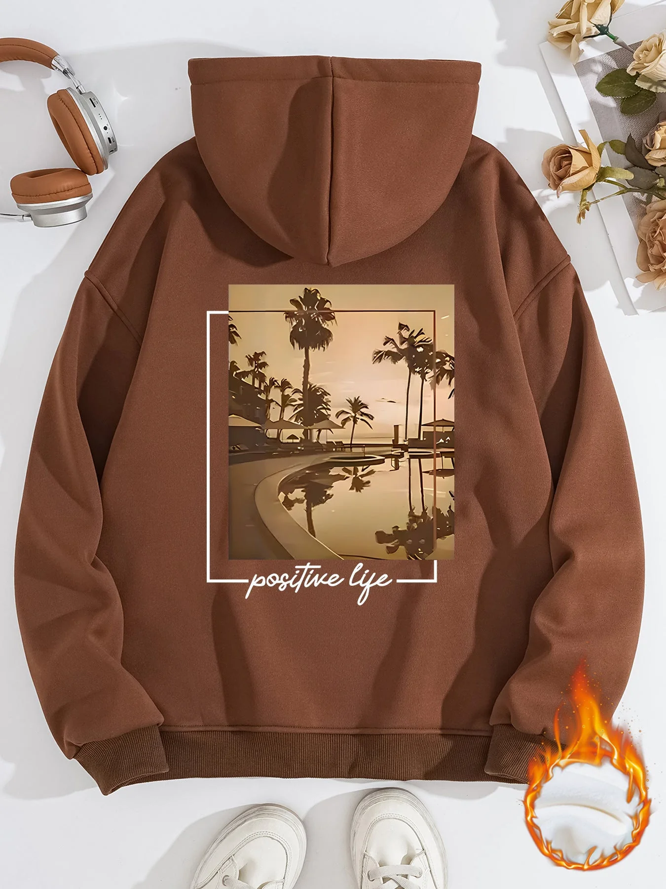 Damen Kapuzenpullover mit urbanem Palmenmotiv und positivem Schriftzug - Image 7