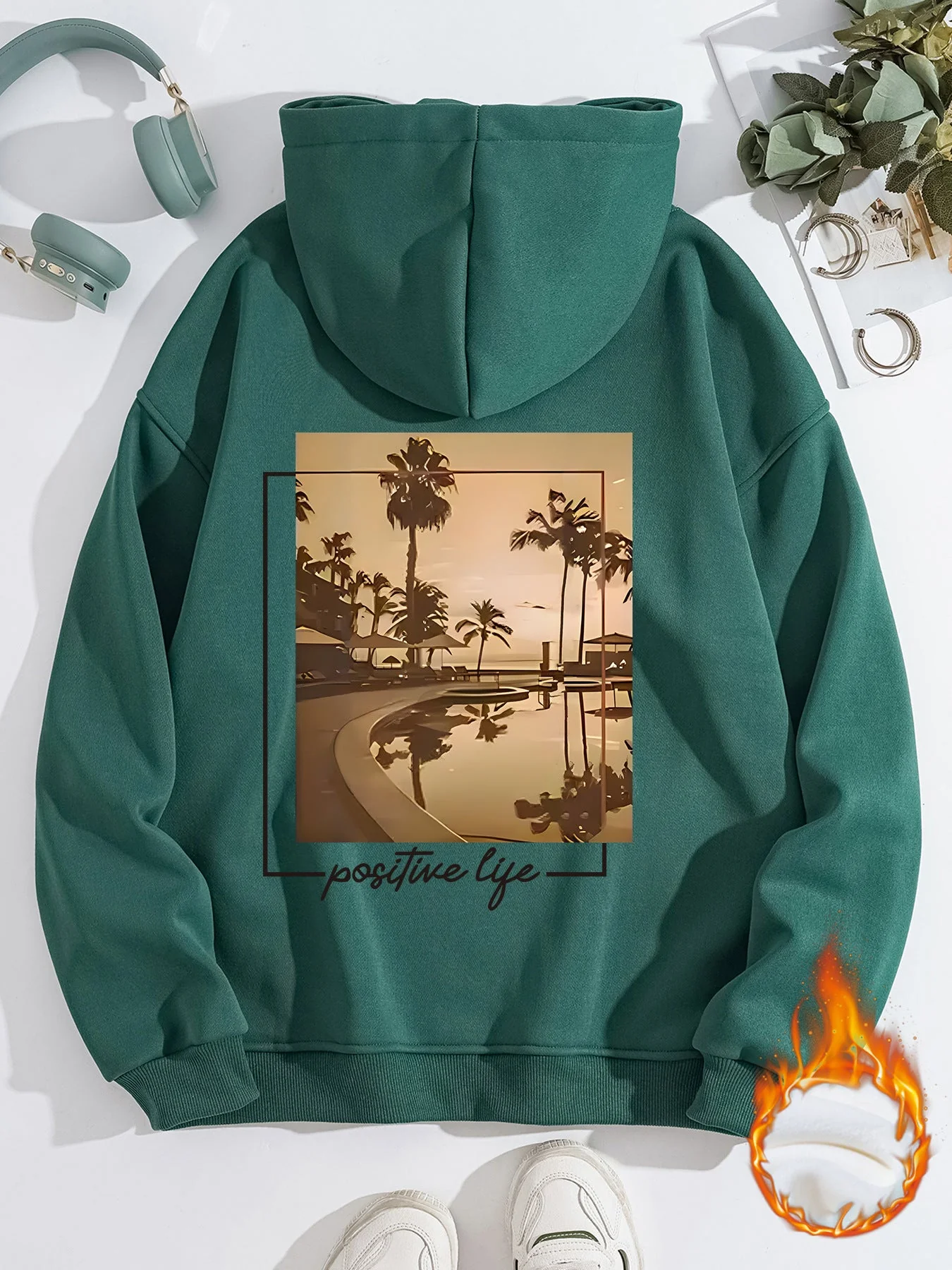 Damen Kapuzenpullover mit urbanem Palmenmotiv und positivem Schriftzug - Image 9