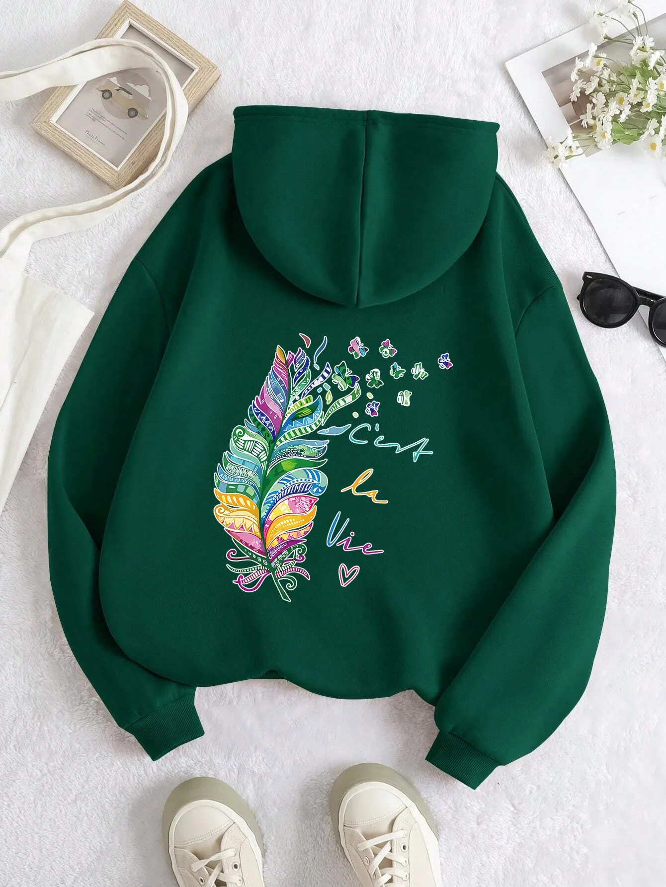 Damen lässiger Kapuzenpullover mit buntem Federdesign und inspirierendem Schriftzug - Image 5