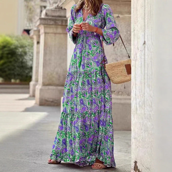 Damen Maxi-Kleid mit traditionellem floralen Muster und V-Ausschnitt - Image 2