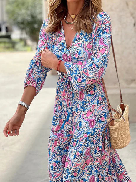 Damen Maxi-Kleid mit traditionellem floralen Muster und V-Ausschnitt - Image 5