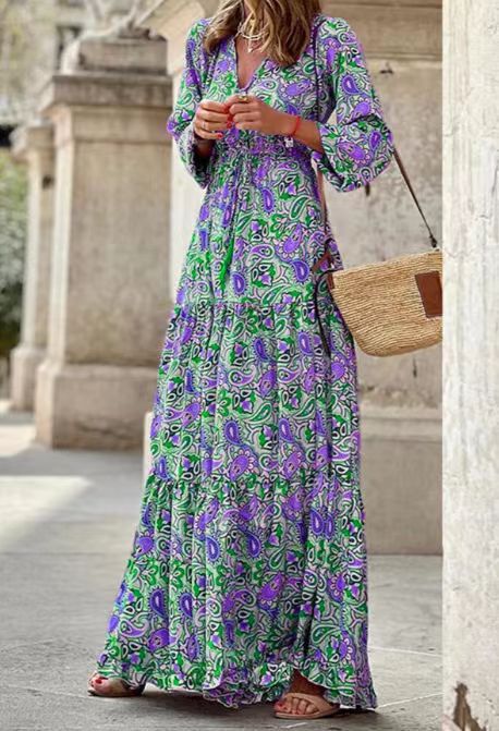 Damen Maxi-Kleid mit traditionellem floralen Muster und V-Ausschnitt - Image 6