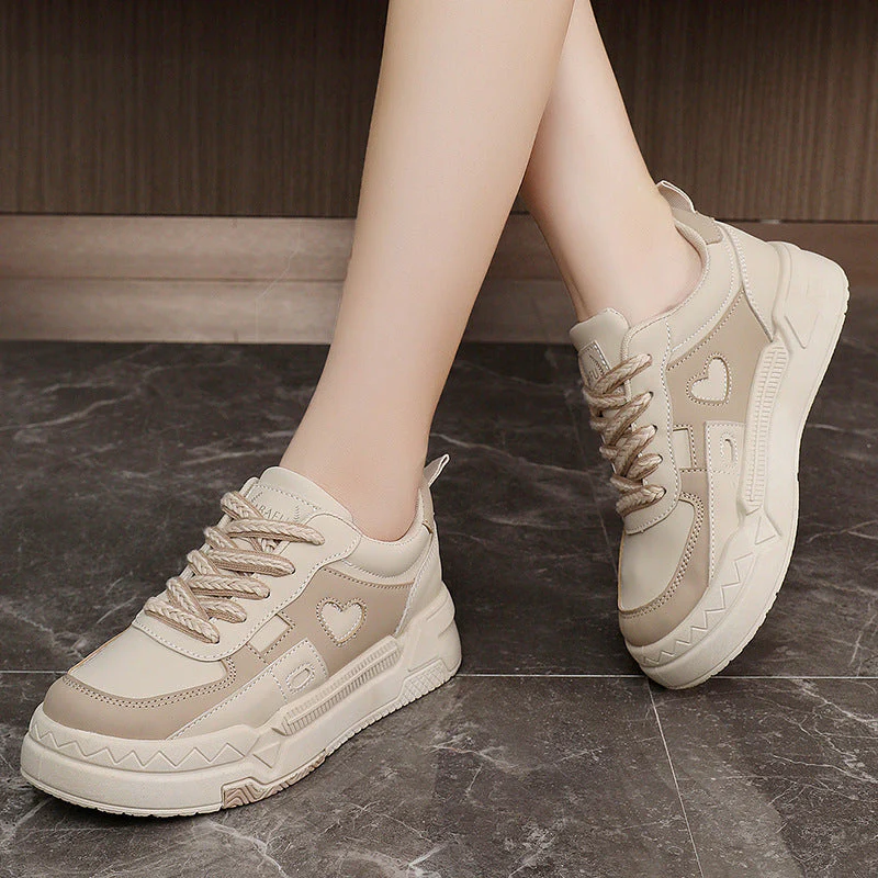 Damen modische Sneaker mit herzförmiger Applikation und robustem Sohlendesign - Image 3