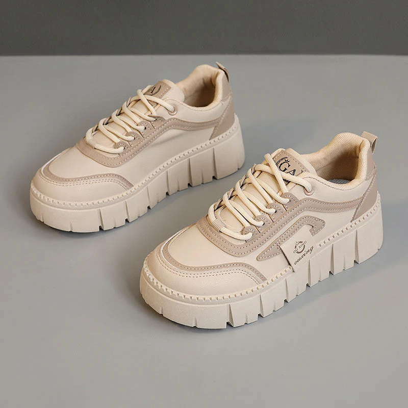 Damen Plateau Sneakers mit geschäumter Laufsohle und modernem Design - Image 7