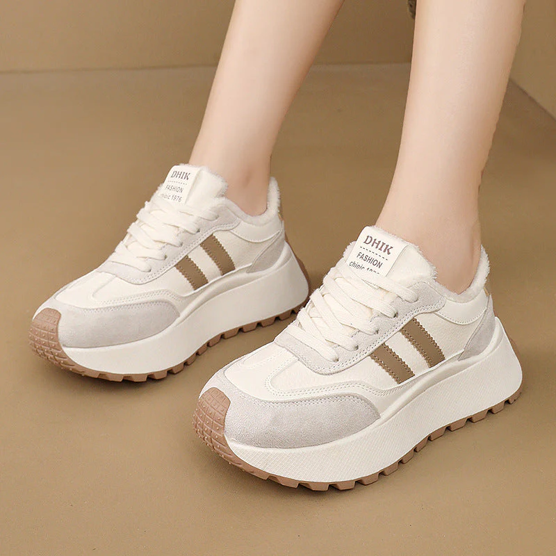 Damen Plateau Sneakers mit weich gefüttert Innenausstattung und modischen Akzenten - Image 2