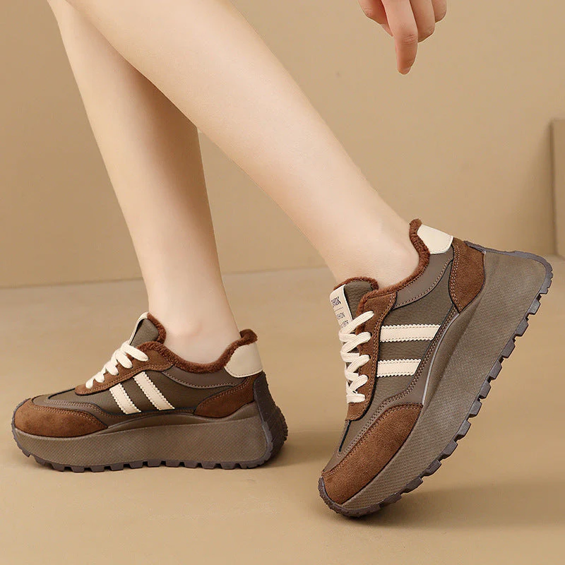 Damen Plateau Sneakers mit weich gefüttert Innenausstattung und modischen Akzenten - Image 3