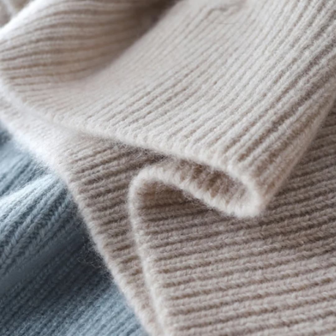 Damen Rollkragenpullover mit Zopfmuster - Image 2