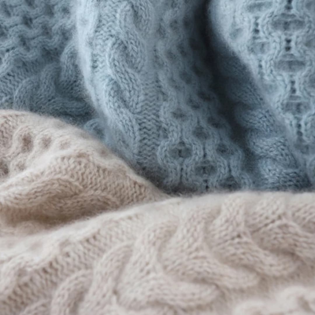 Damen Rollkragenpullover mit Zopfmuster - Image 3