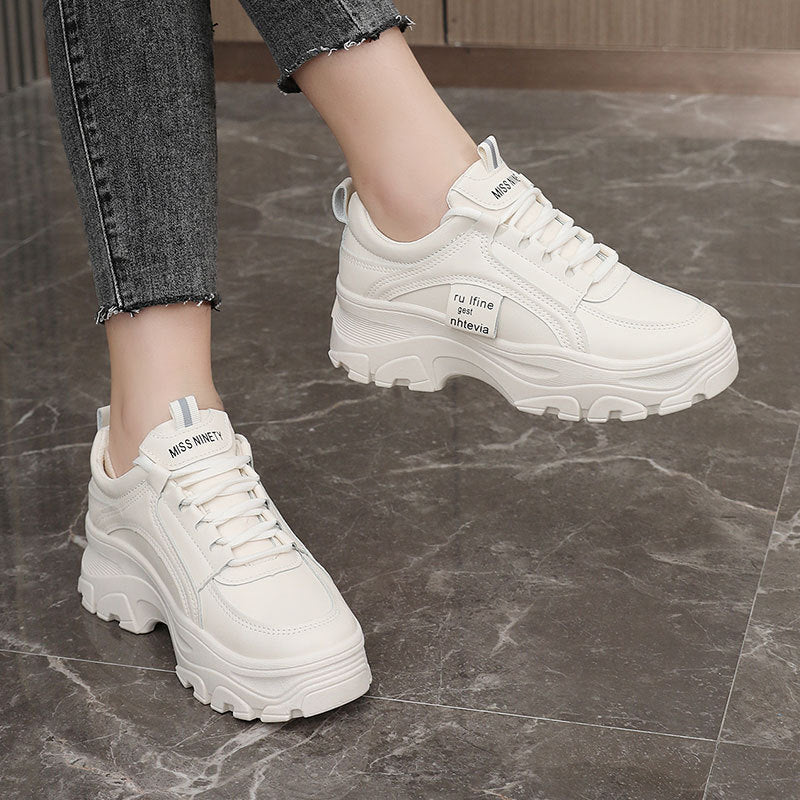 Damen Sportliche Sneakers mit robustem Profil und innovativem Design - Image 2
