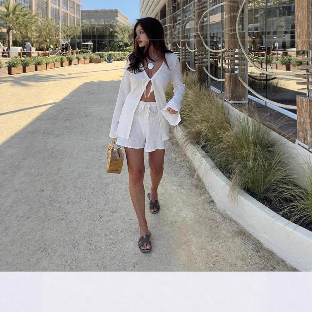 Damen Strick-Set mit lässiger Shorts und durchgehendem Reißverschluss - Image 3
