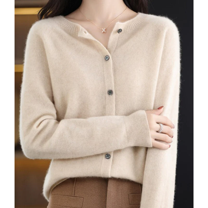 Damen Strickjacke aus Merinowolle – Rundhals-Design für jede Jahreszeit - Image 15