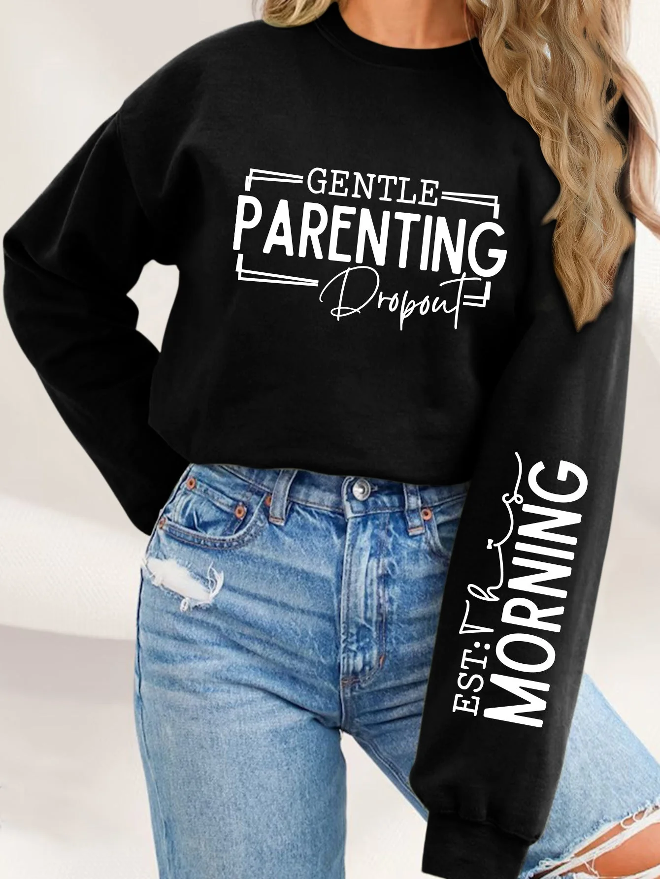 Damen Sweatshirt mit einzigartigem aufgedrucktem Elternschaftsmotiv und lässigem Schnitt - Image 6