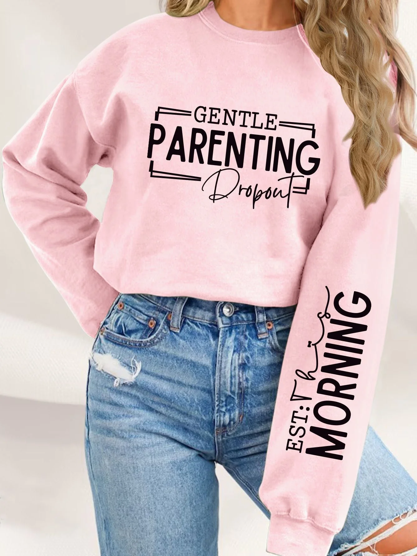 Damen Sweatshirt mit einzigartigem aufgedrucktem Elternschaftsmotiv und lässigem Schnitt - Image 8