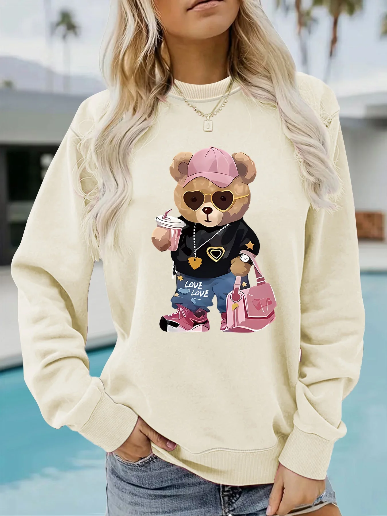Damen Sweatshirt mit einzigartigem Cartoon-Bären-Motiv und modischem Schriftzug - Image 9