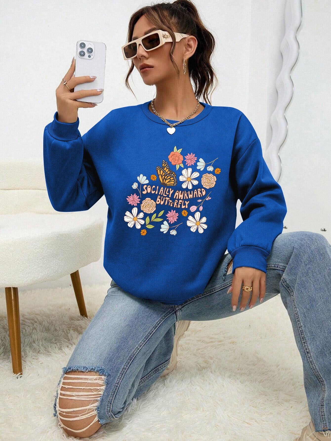 Damen Sweatshirt mit kreativem Floraldesign und inspirierendem Aufdruck - Image 10