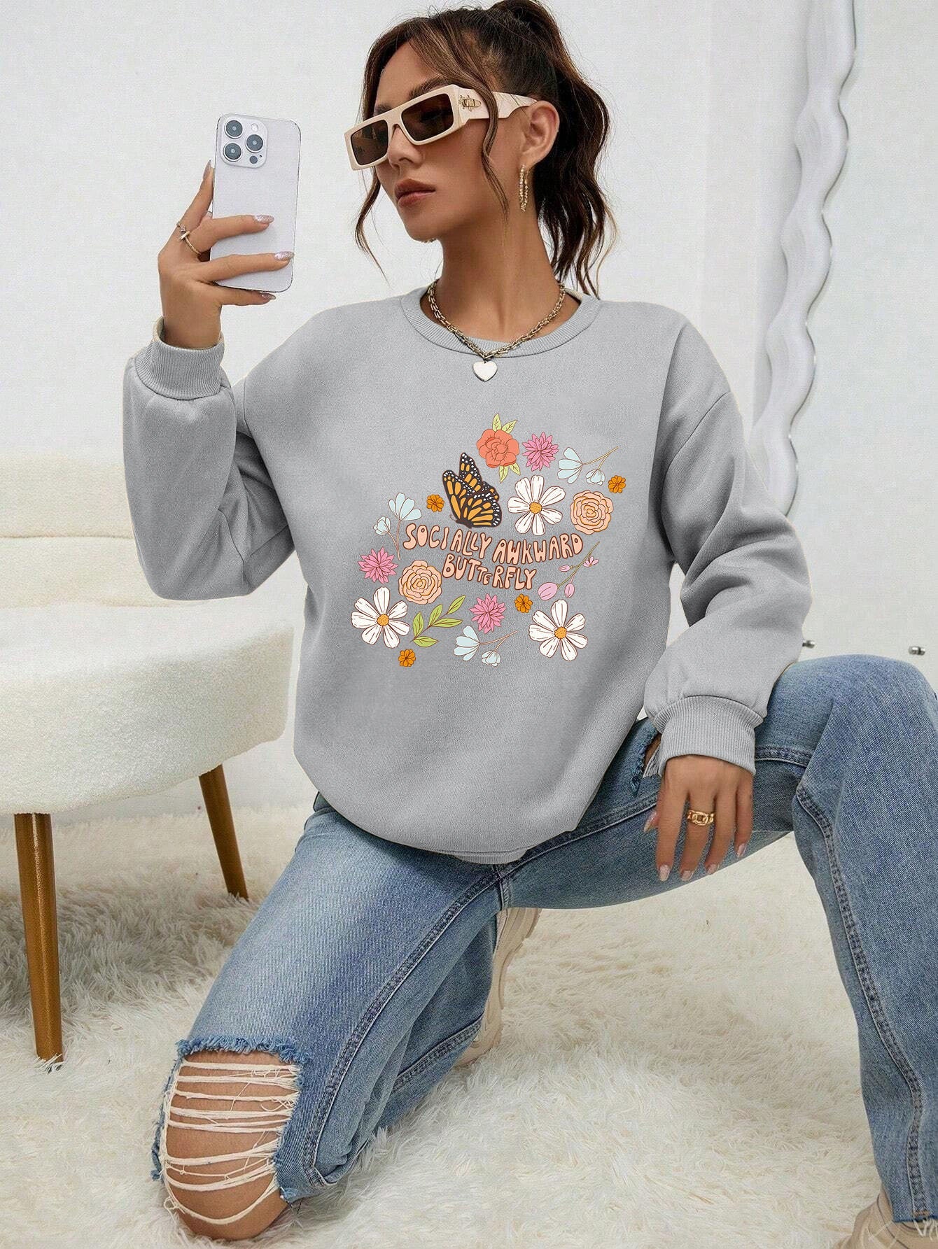 Damen Sweatshirt mit kreativem Floraldesign und inspirierendem Aufdruck - Image 5