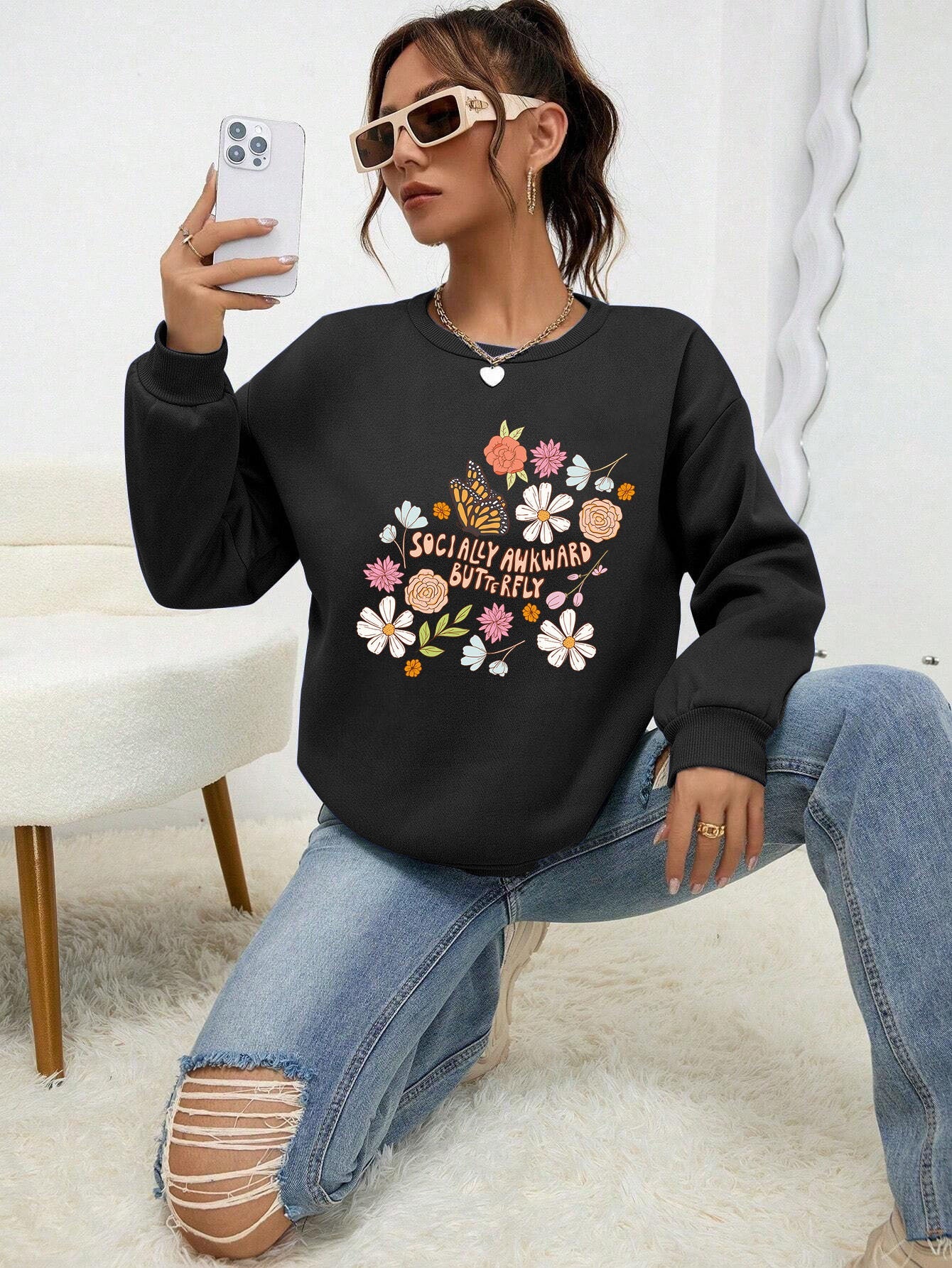 Damen Sweatshirt mit kreativem Floraldesign und inspirierendem Aufdruck - Image 9