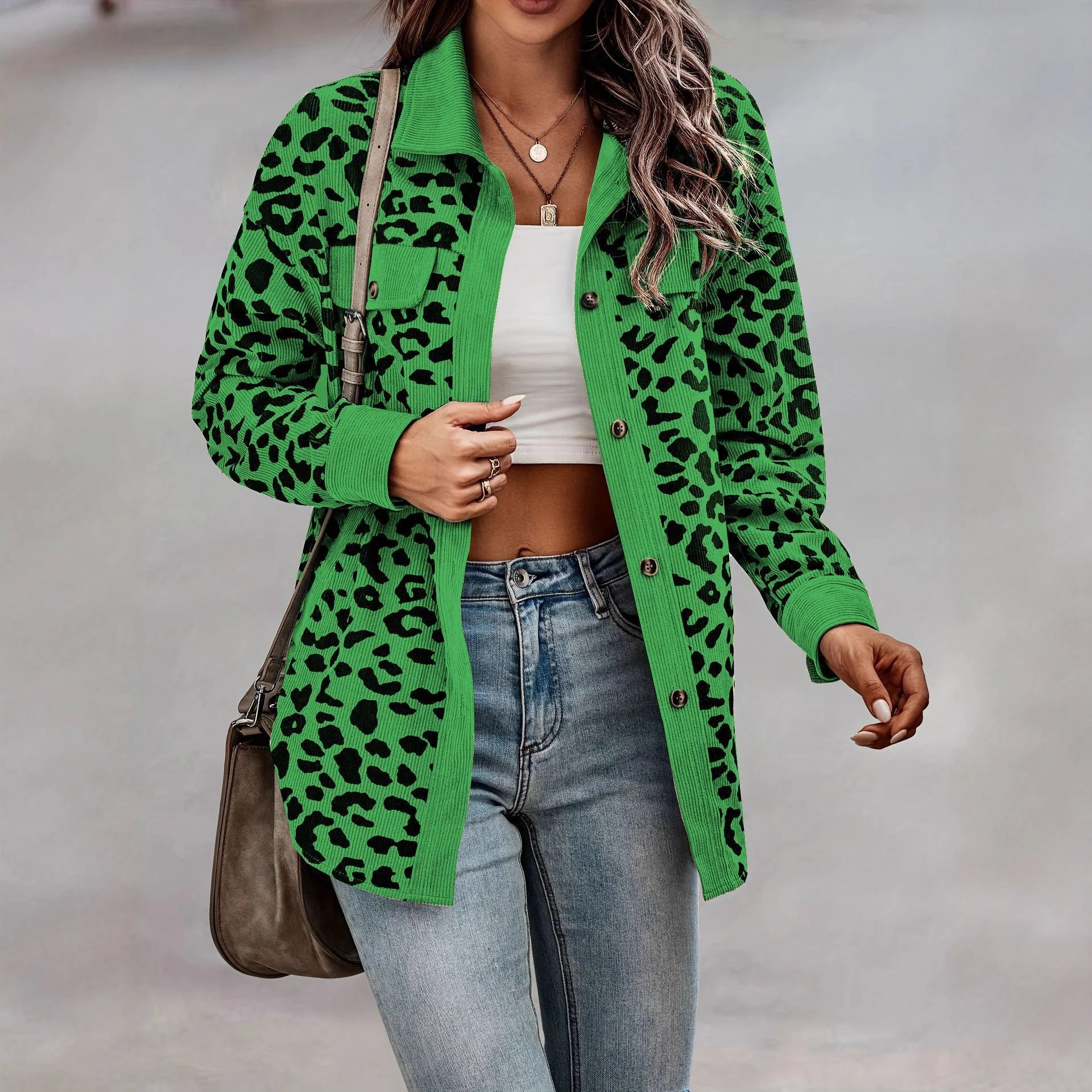 Damen Trendige Kordjacke mit Leo-Print und Brusttaschen