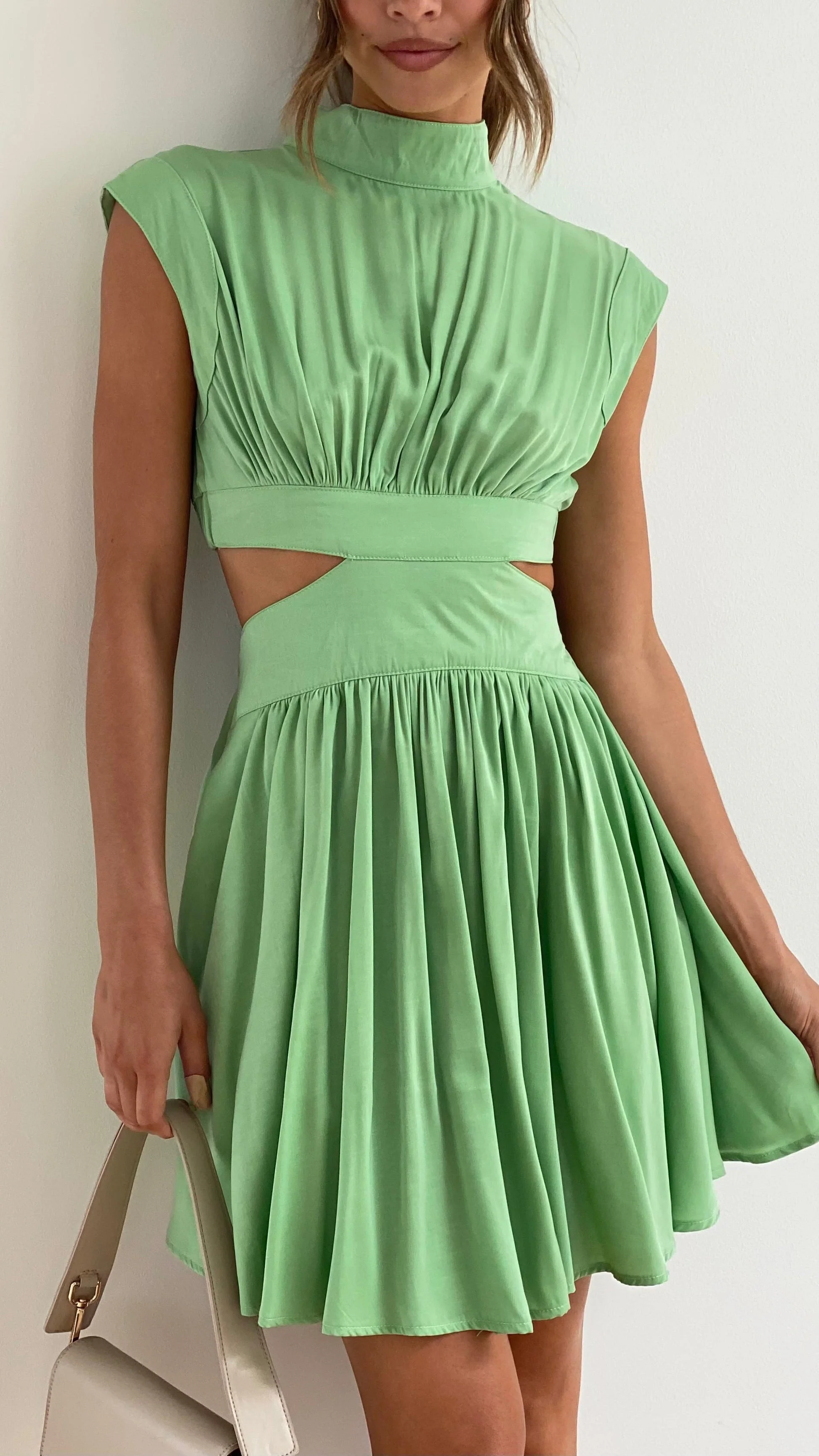Delilah - Glamouröses und stilvolles Kleid mit Ausschnitt in der Taille für Frauen - Image 3