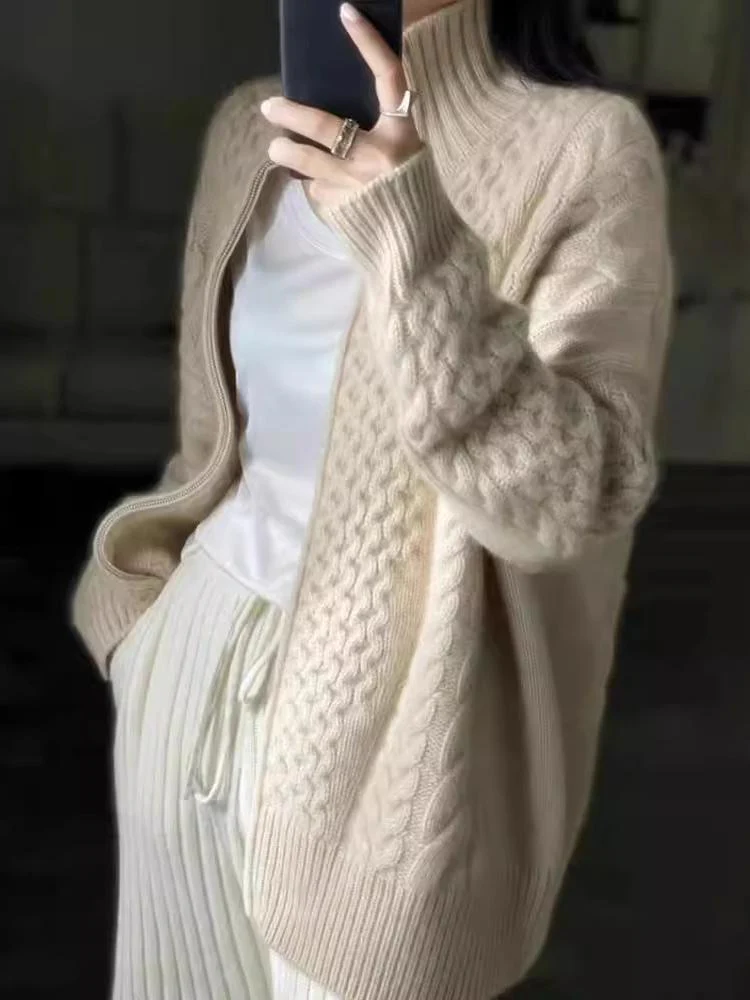 Dorian | Grobstrick Rollkragen Cardigan - Image 3