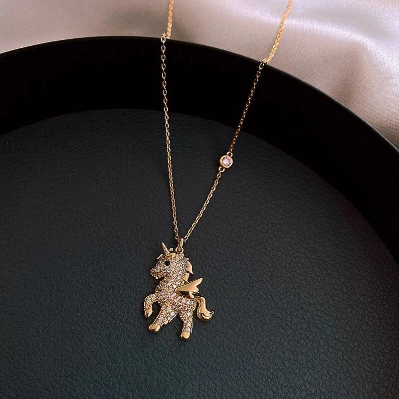 Einhorn-Anhänger mit Zirkonia in Gold - Image 3