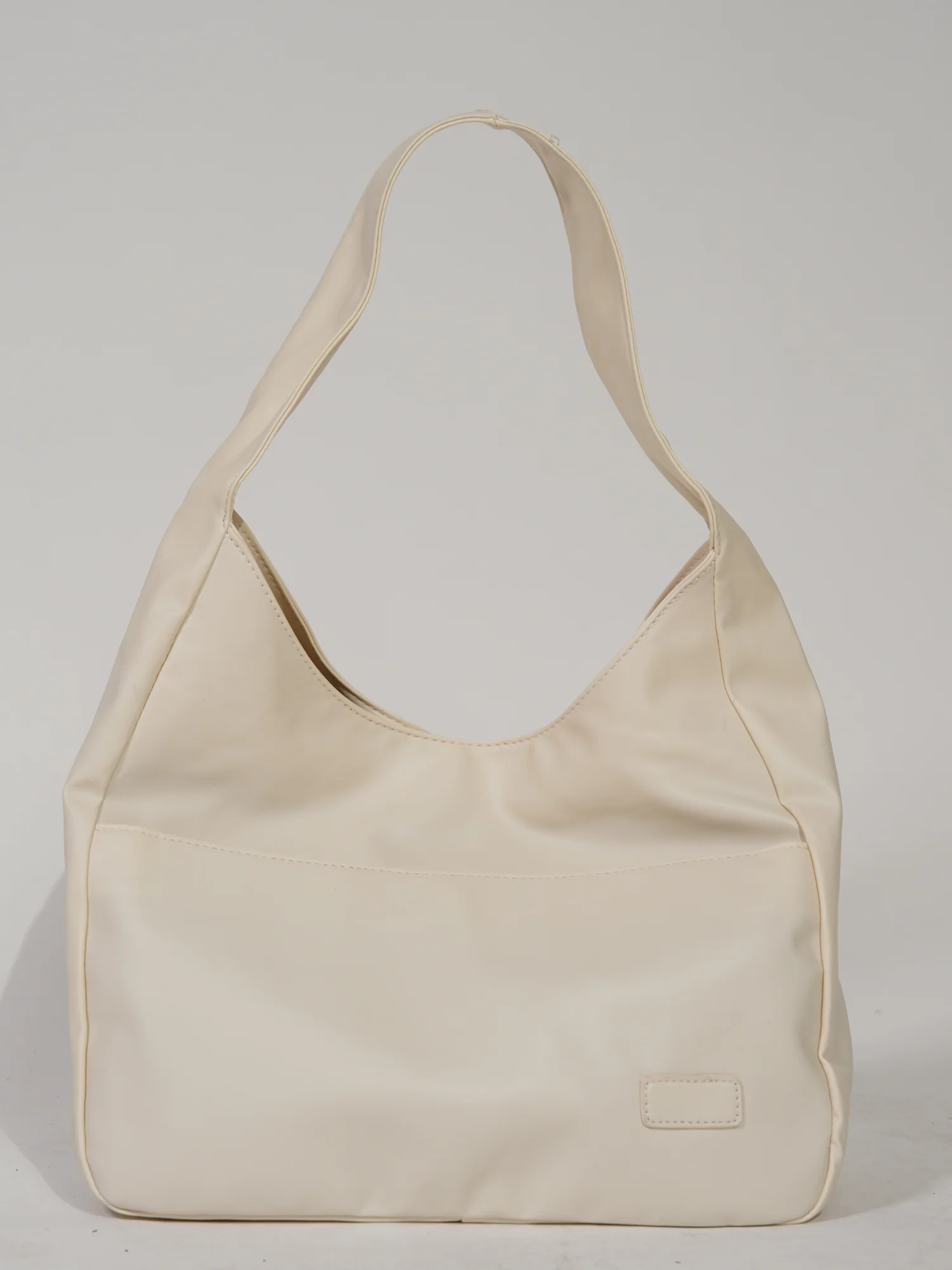 Elegante runde Schultertasche für Damen aus veganem Leder - Image 12