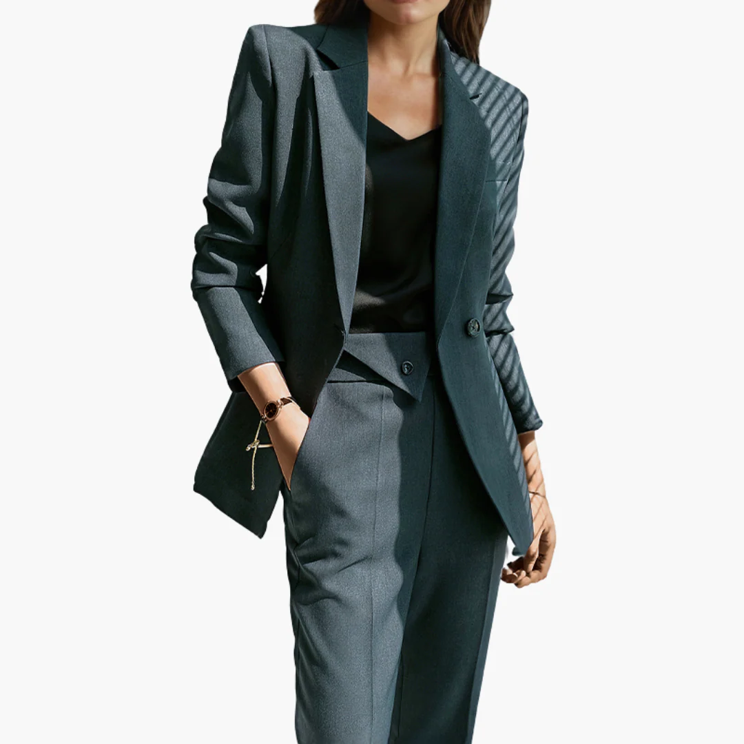 Eleganter Blazeranzug für Damen - mit taillierter Hose - Image 3