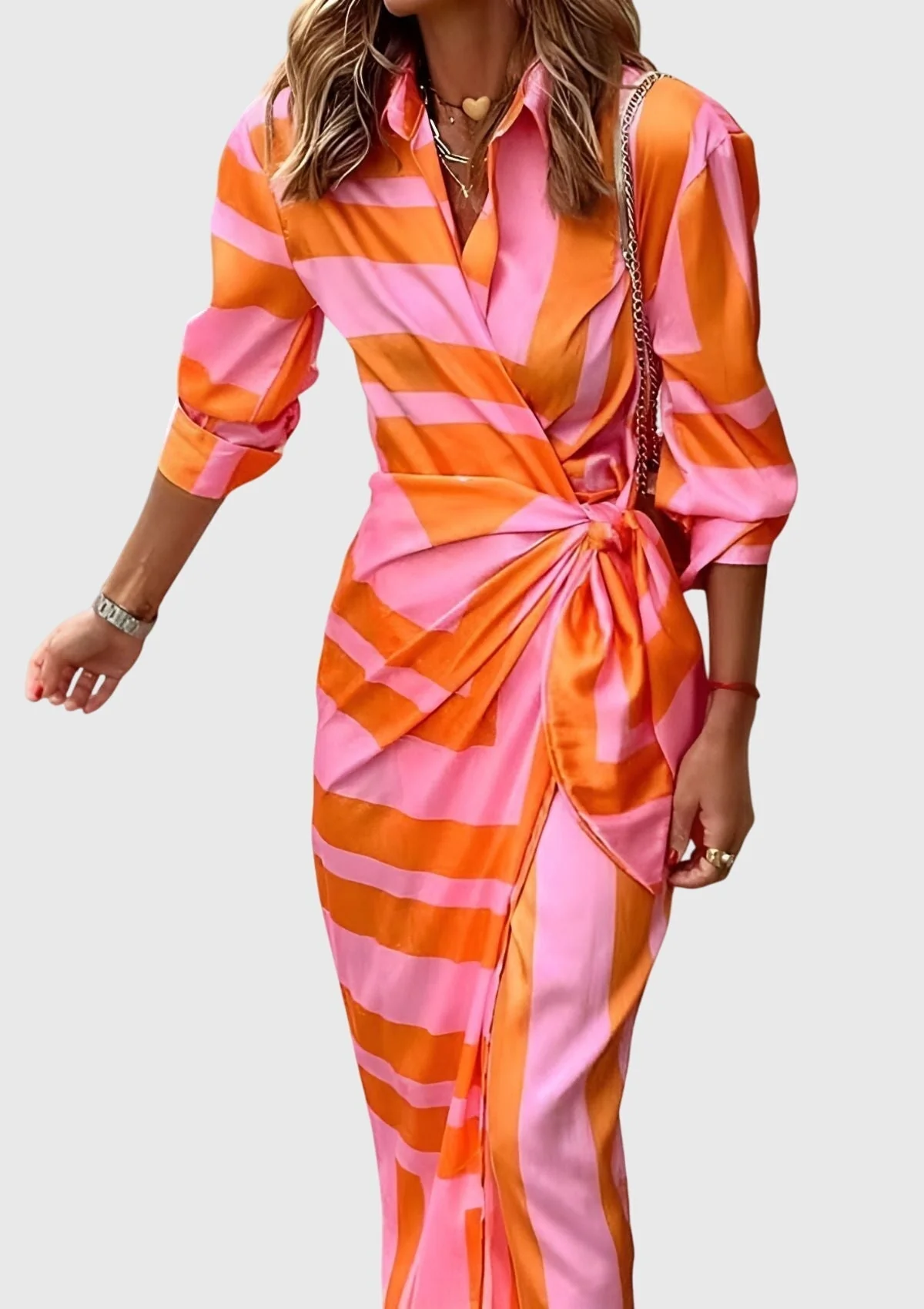 Elegantes Wickelkleid für Frauen – Stilvolles Sommerkleid mit modernem Druck - Image 8