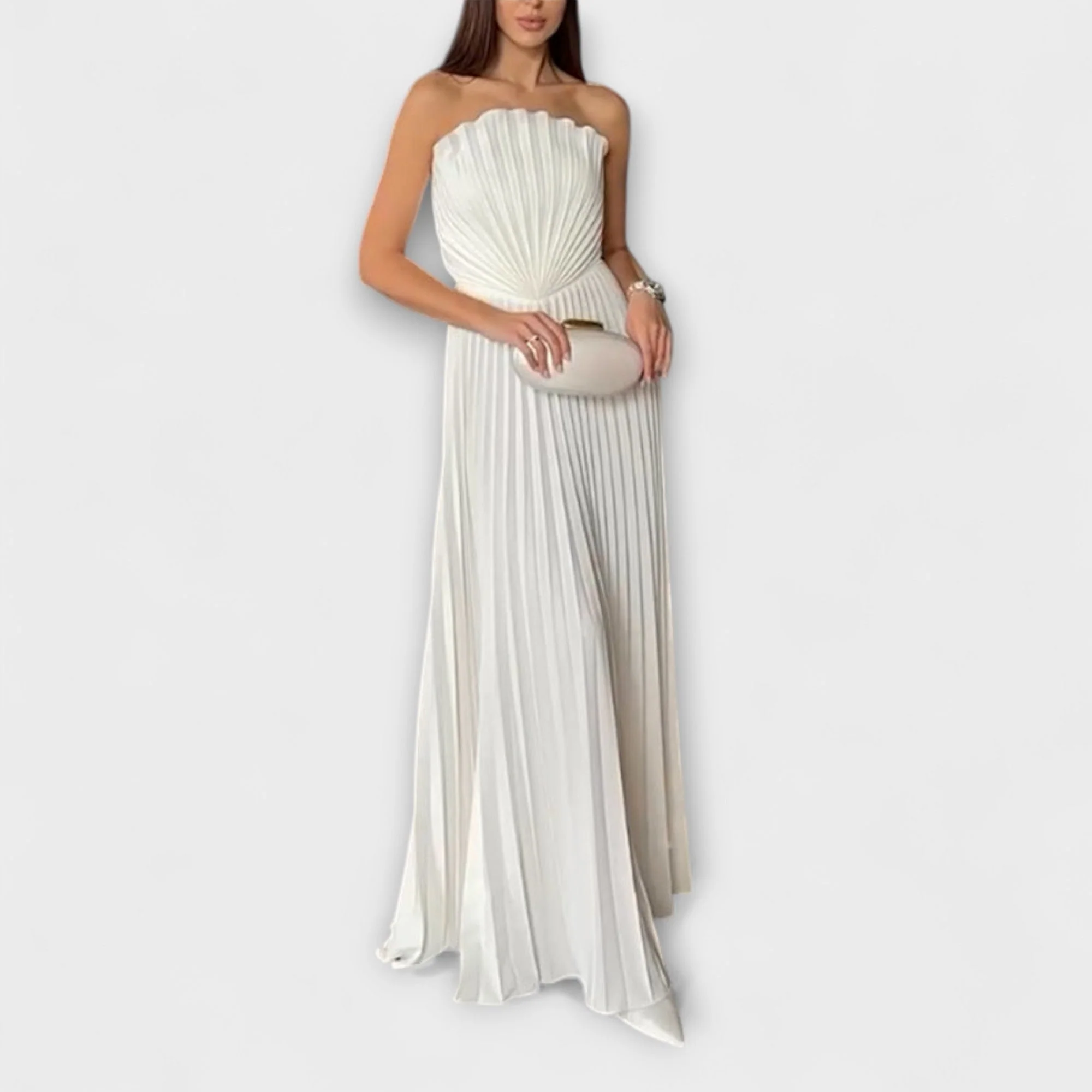 Elestia – Plissiertes Bandeaukleid mit skulpturaler Linie