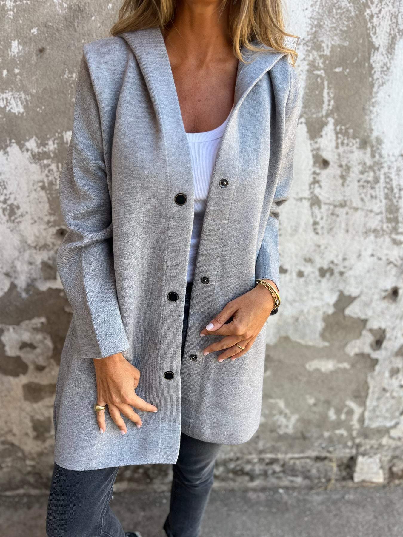 ELISA | Lässiger einreihiger Blazer mit Kapuze - Image 2