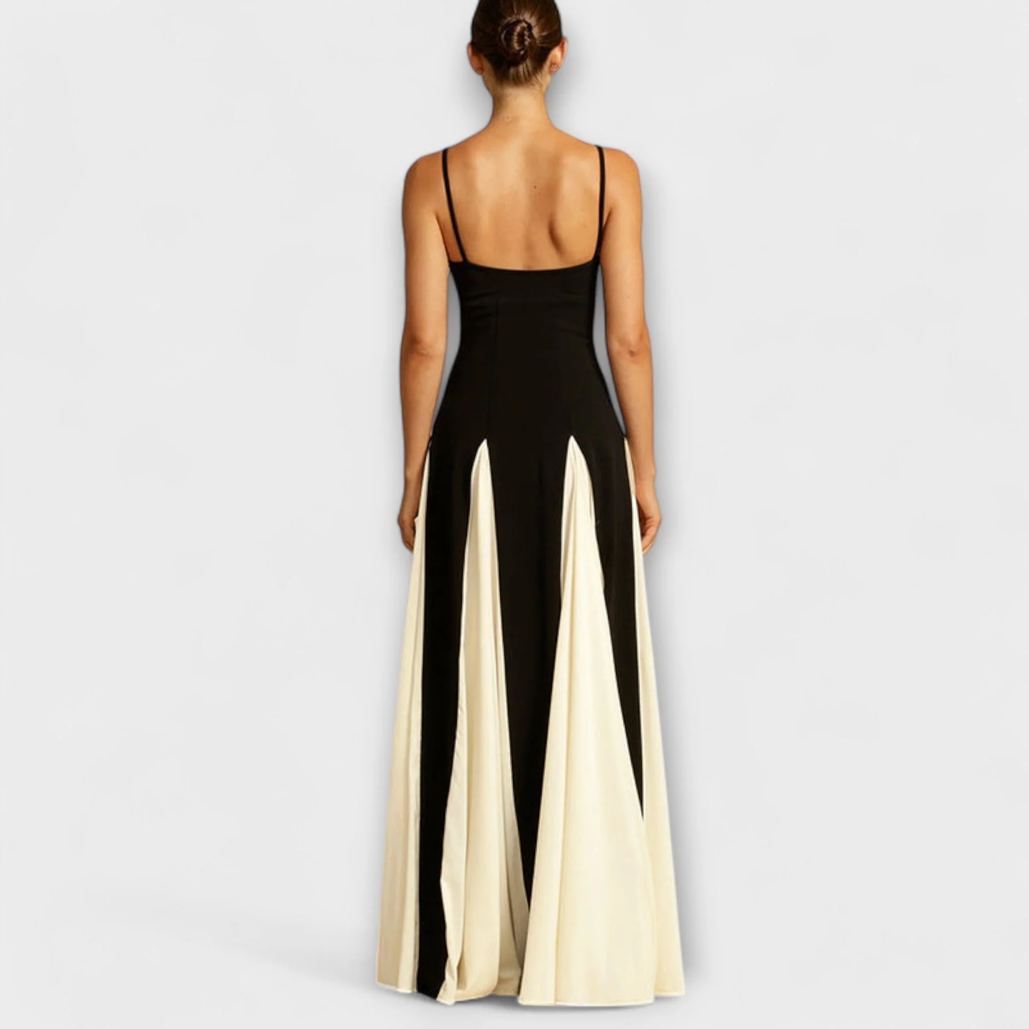Ember - Klassisches A-Linien Maxikleid mit Tüll-Details - Image 4