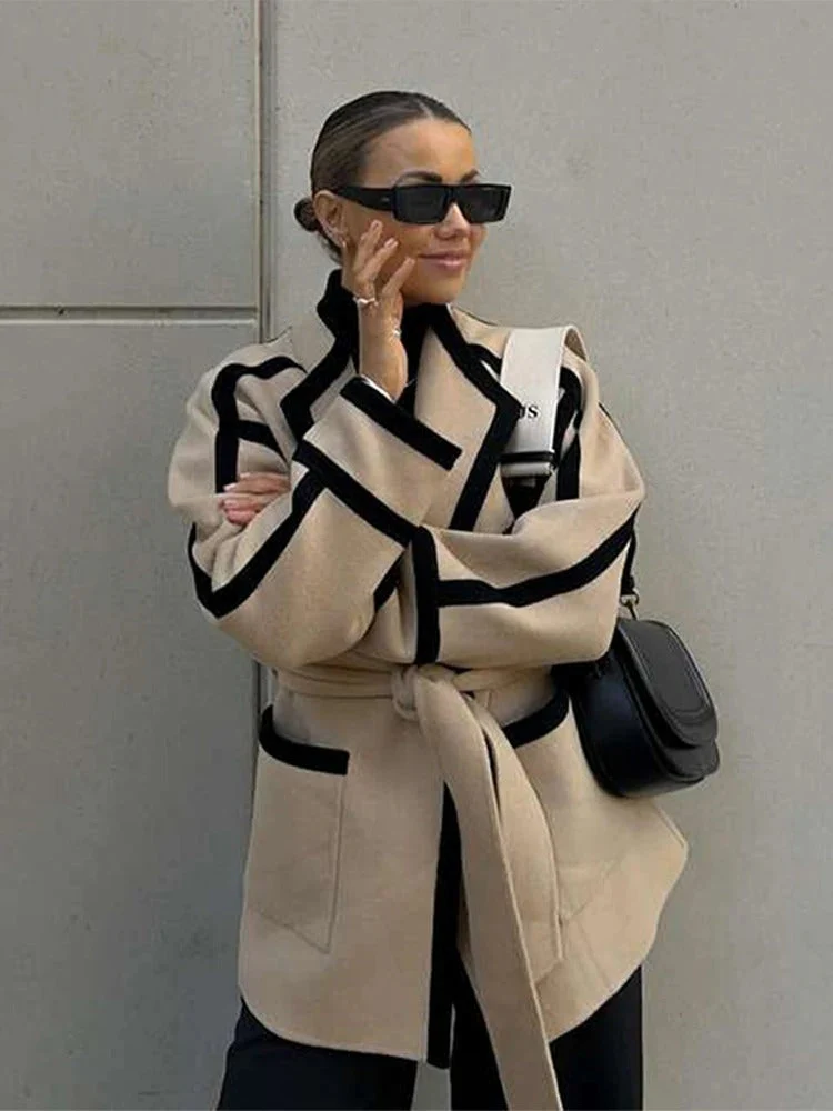 Erbsenjacke aus Wollmischung mit Kontrastbesatz Wickelmantel mit Gürtel - Image 3