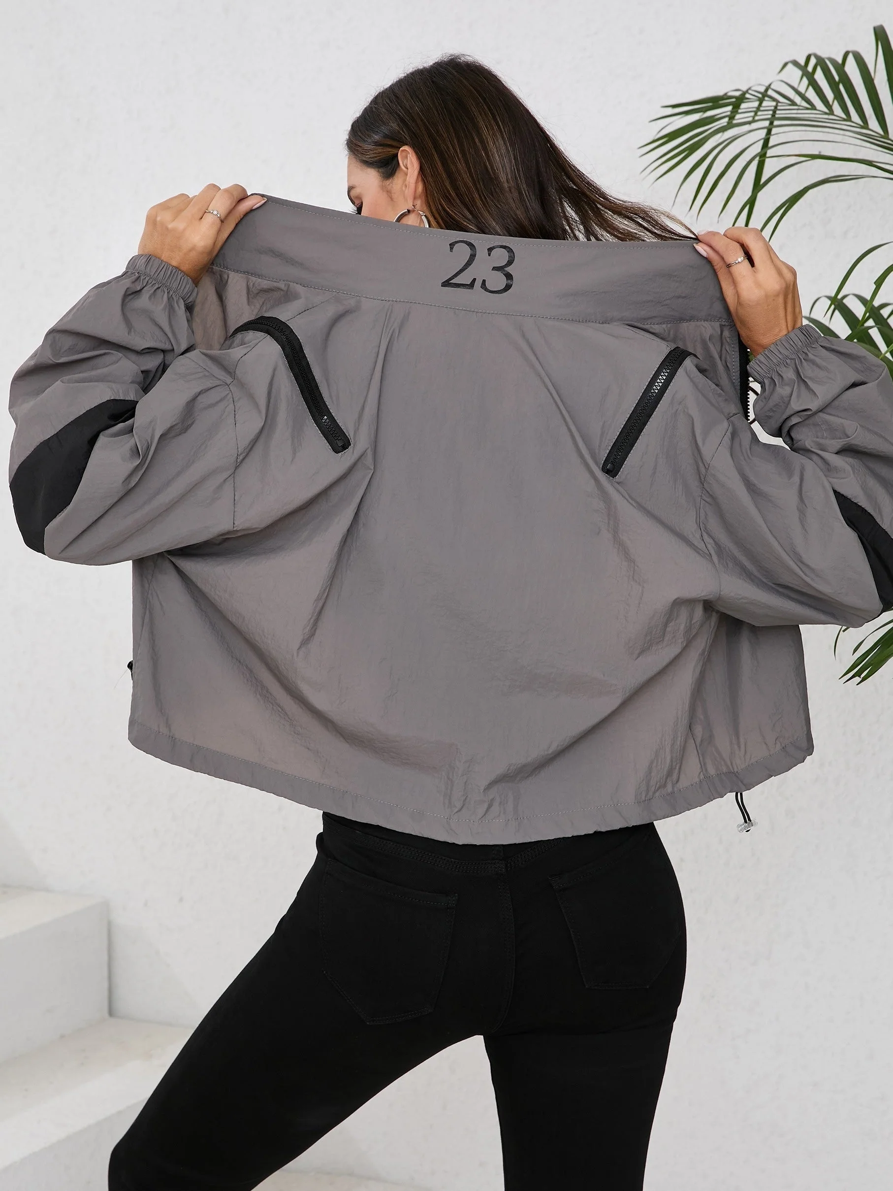 Evaro | Atmungsaktive Damenjacke für Sommer Cropped Fit - Image 2
