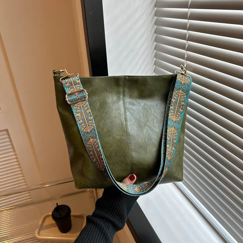 FABIENNE - GROSSE TASCHE UND GEMUSTERTER RIEMEN - Image 6