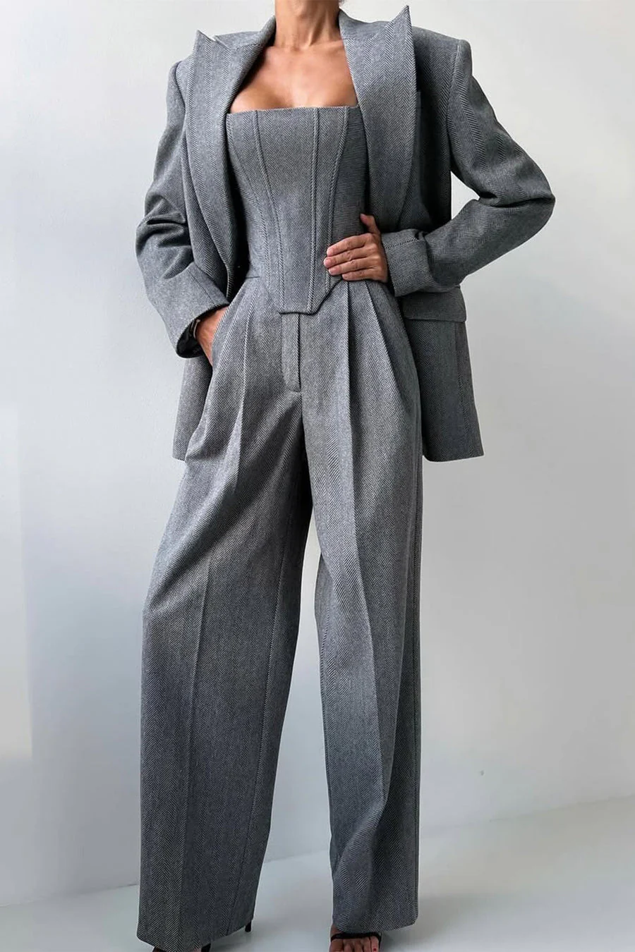 FIGEN - DREITEILIGES SET MIT DOPPELREIHIGEM BLAZER
