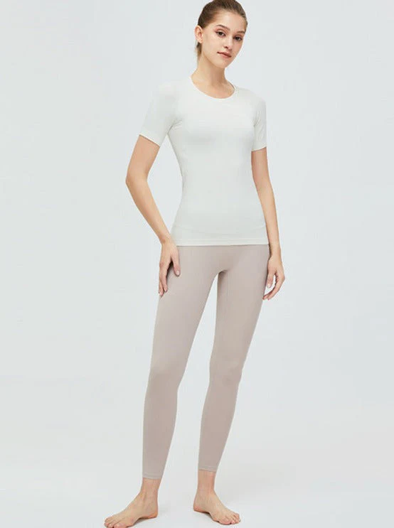 Filaro | Flexibles Crop Top für Damen Slim Fit Weiß - Image 4