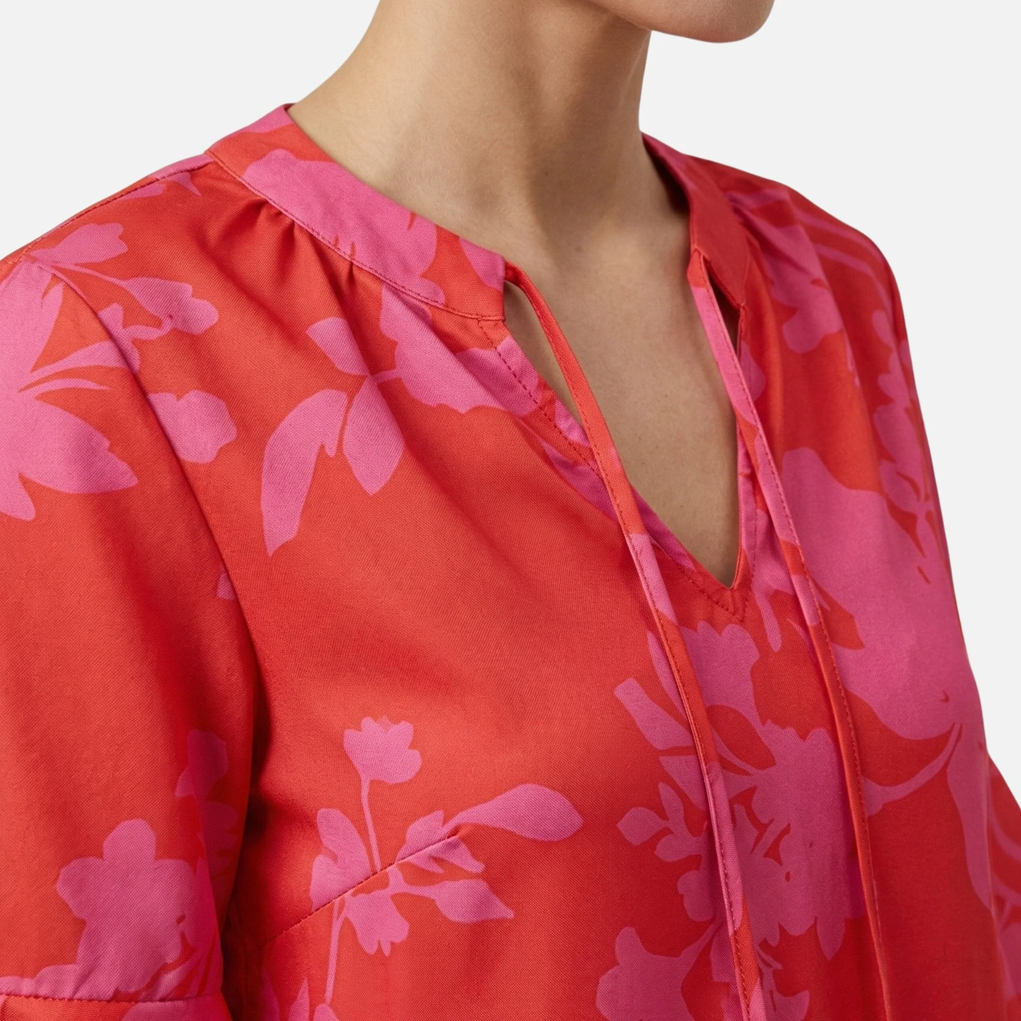 Waltraud | Damen Fließendes Midikleid Leoparden V-Ausschnitt – Leo Midi Kleid - Image 4