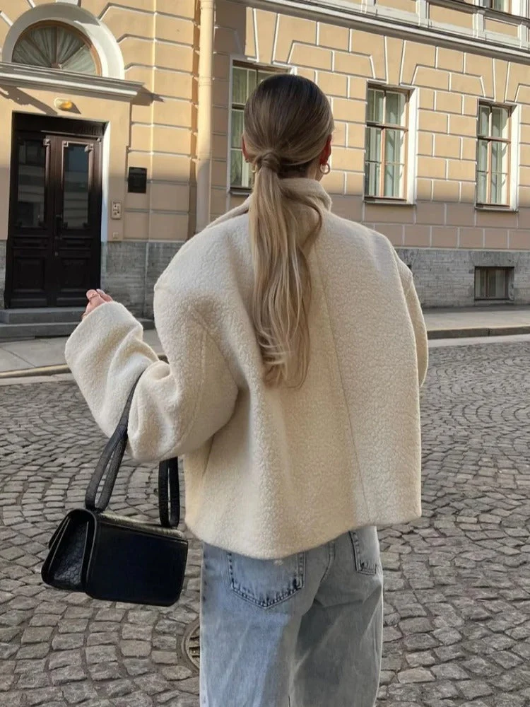 Fluff Chic Wolljacke für Frauen
