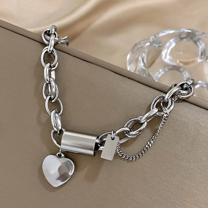 Gemütliches Chunky-Armband in Gold - Image 5