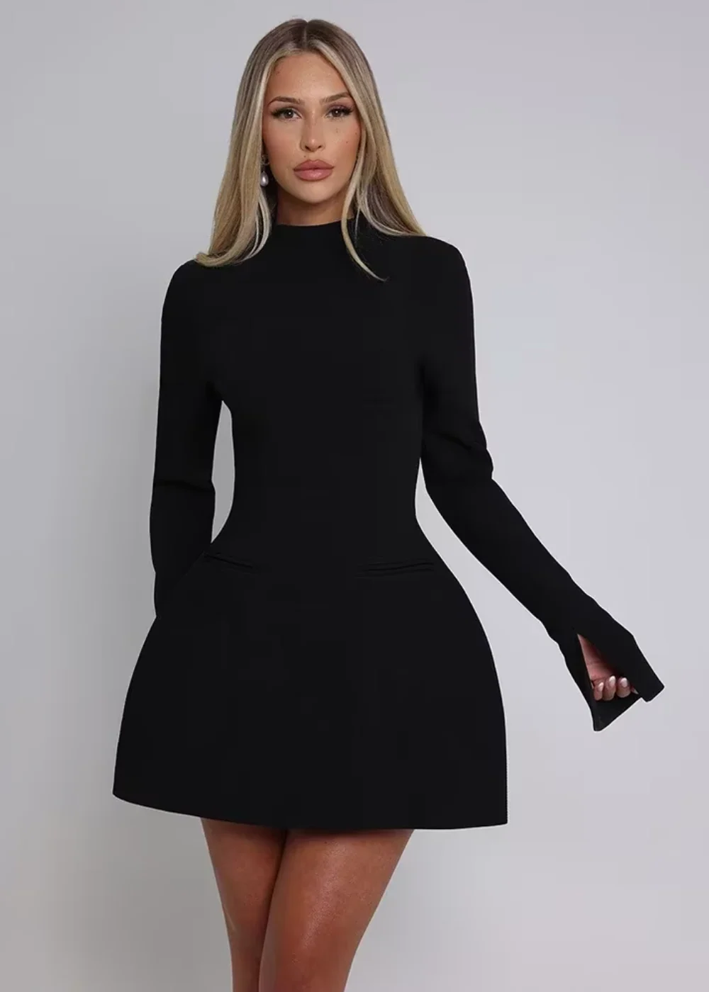 Gianna | Rückenfreies Minikleid - Image 3