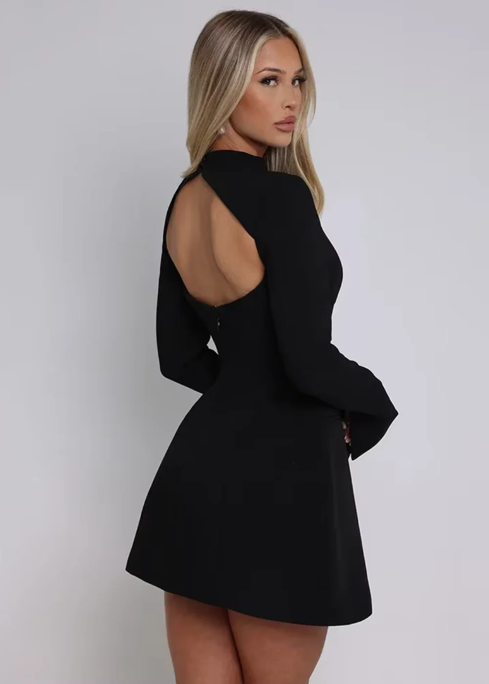 Gianna | Rückenfreies Minikleid - Image 4