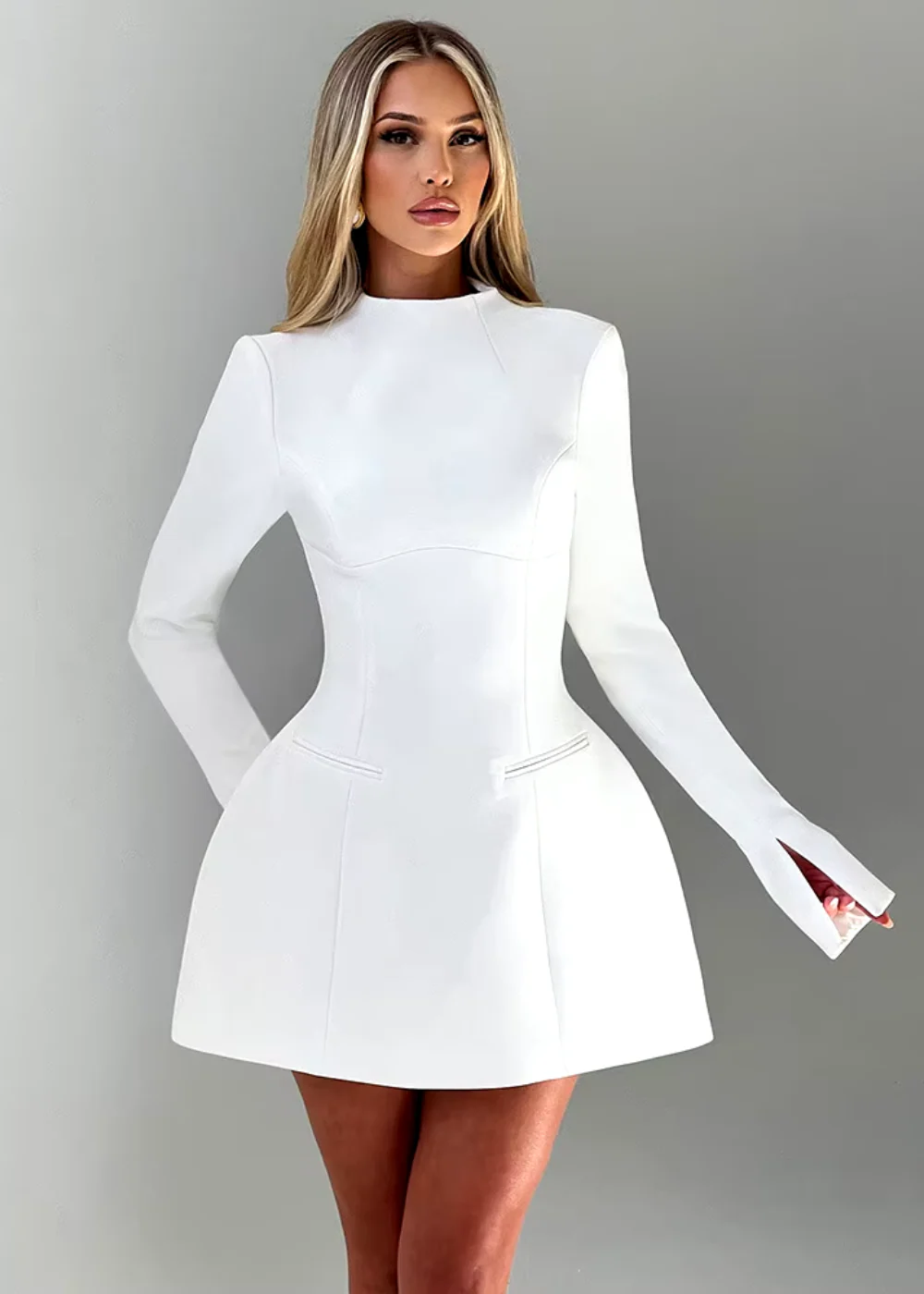 Gianna | Rückenfreies Minikleid - Image 8