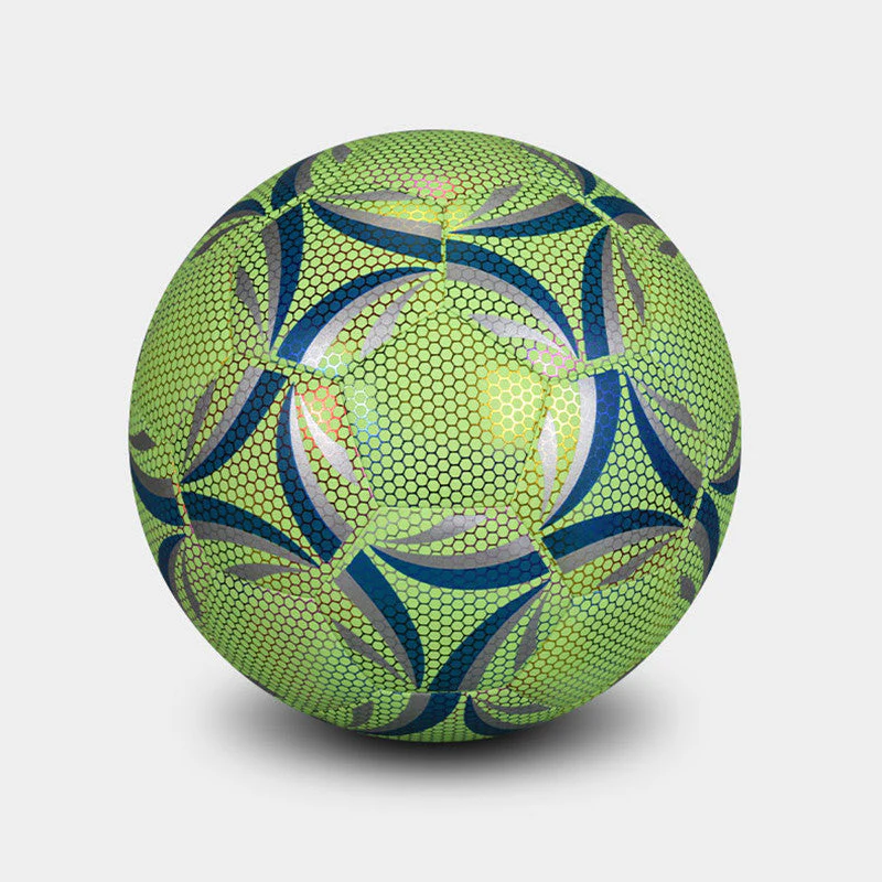 GlowKick Football – Reflektierend & Strapazierfähig