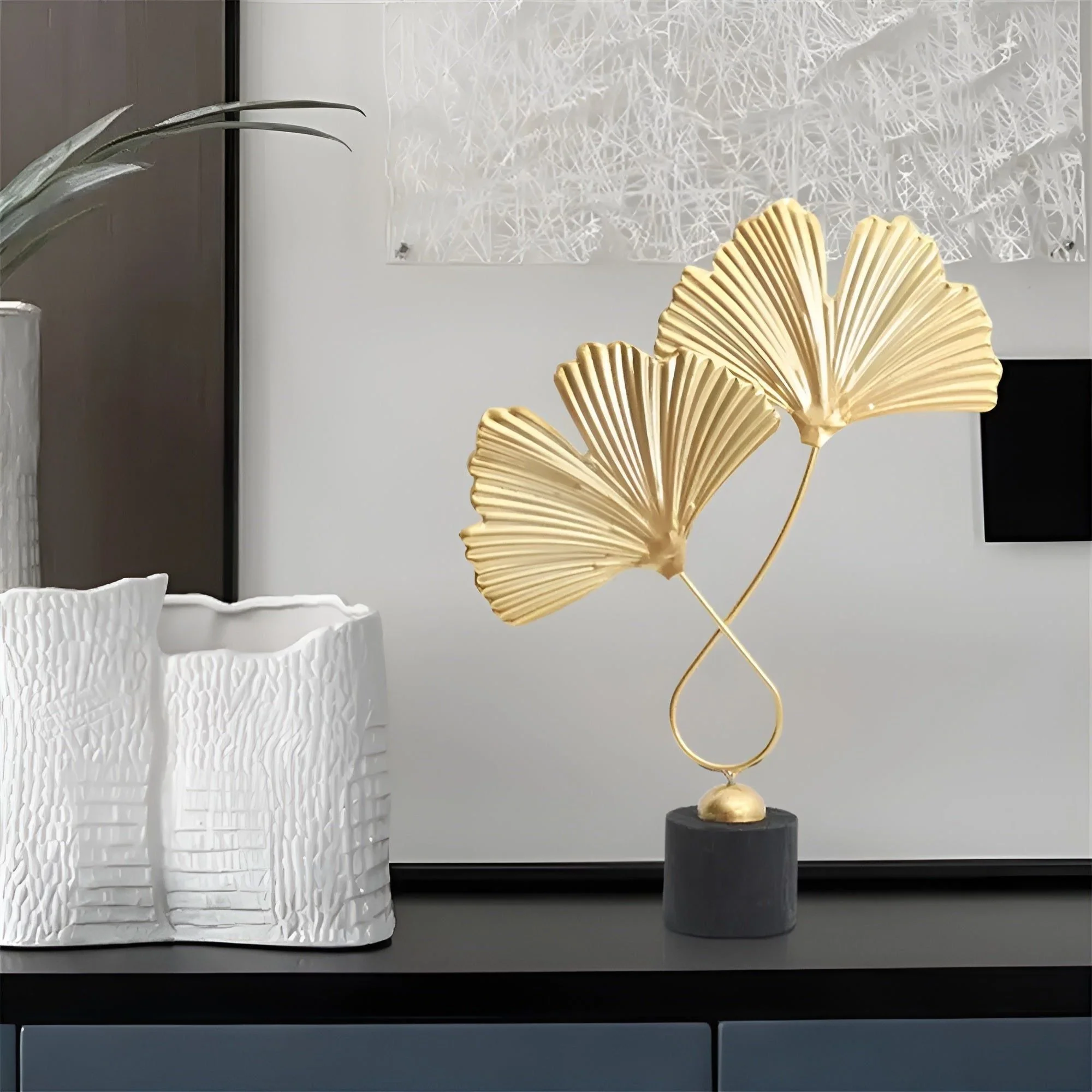 GoldenGrove – Minimalistische Ginkgo-Blatt Skulptur für eleganten natürlichen Charme - Image 3