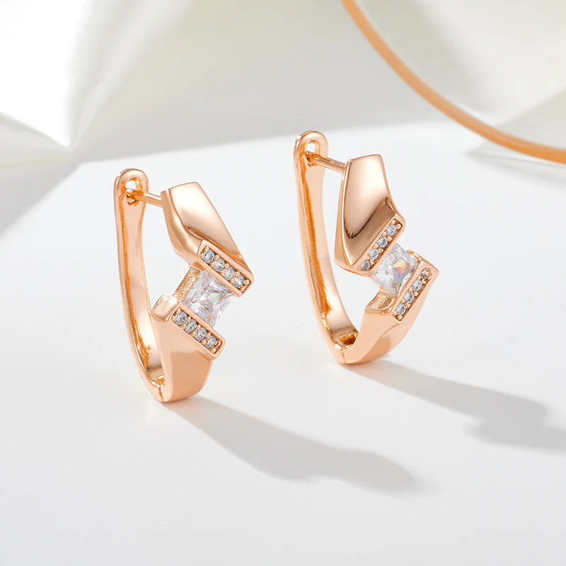 Goldplattierte Ohrringe mit Zirkonia in Unregelmäßiger Form