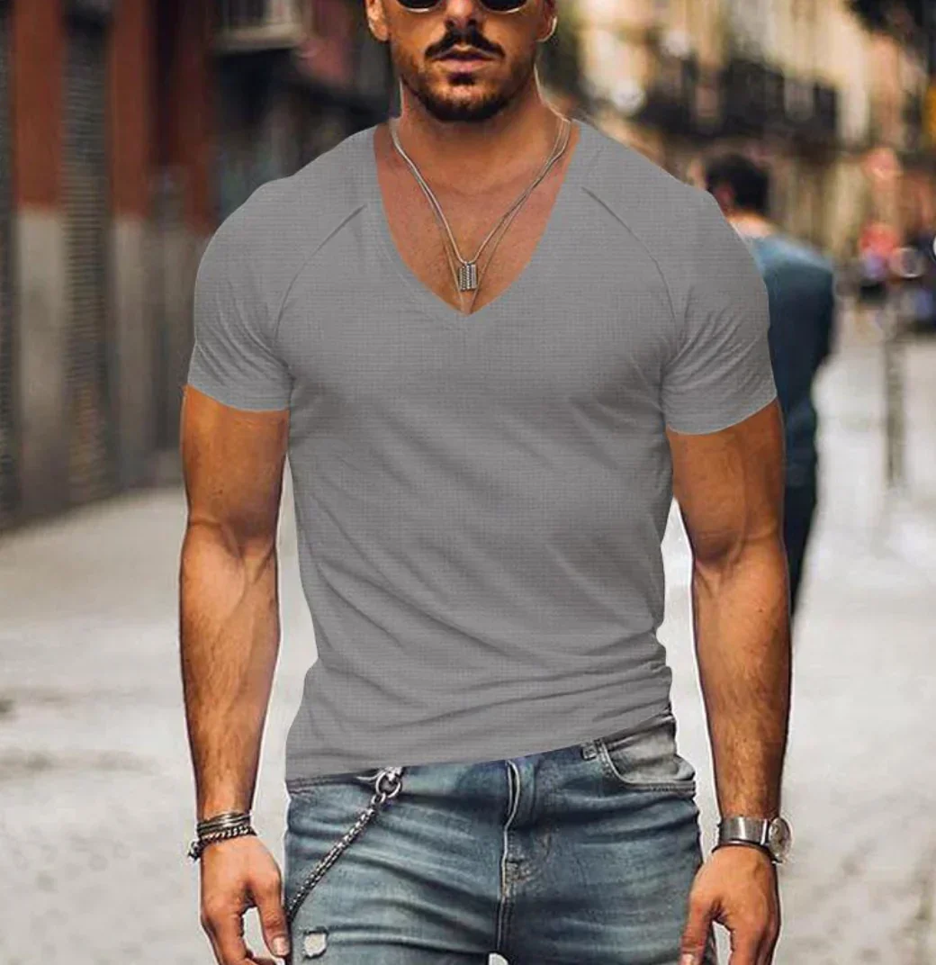 Gratian | Zeitloses Soft-Fit V-Ausschnitt T-Shirt für Herren - Image 3