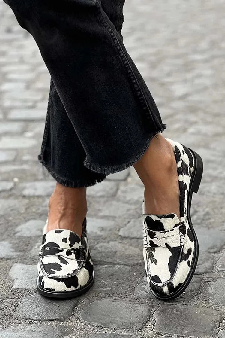Gwienna - Patchwork Loafers mit Kuhmuster und runder Spitze